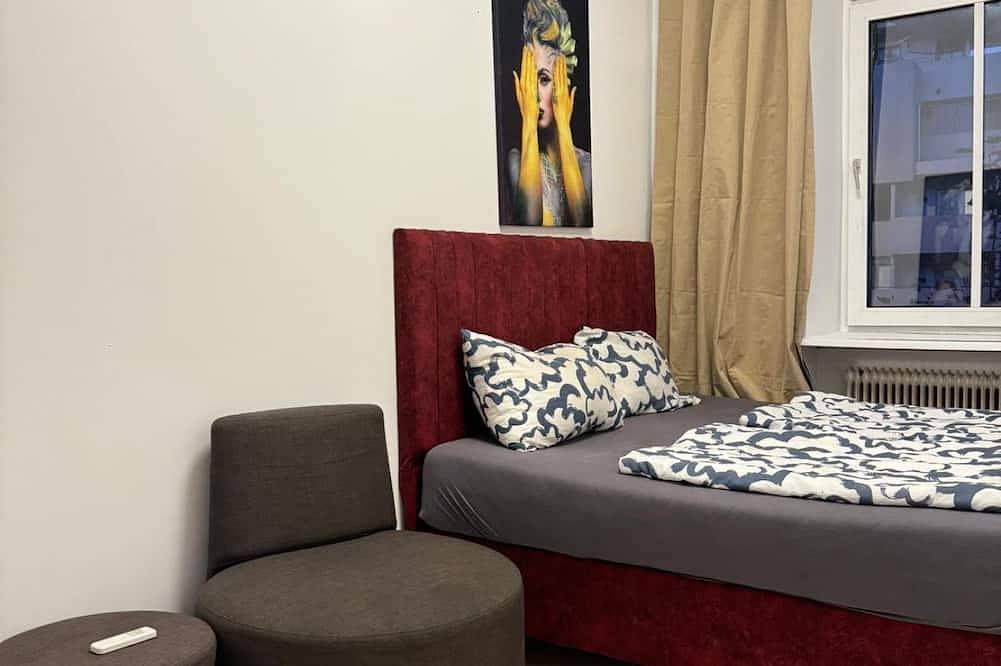 Ganze Wohnung, Comfortable Room Near Fac Platz – Just 10 Min Away in Floridsdorf, Wien