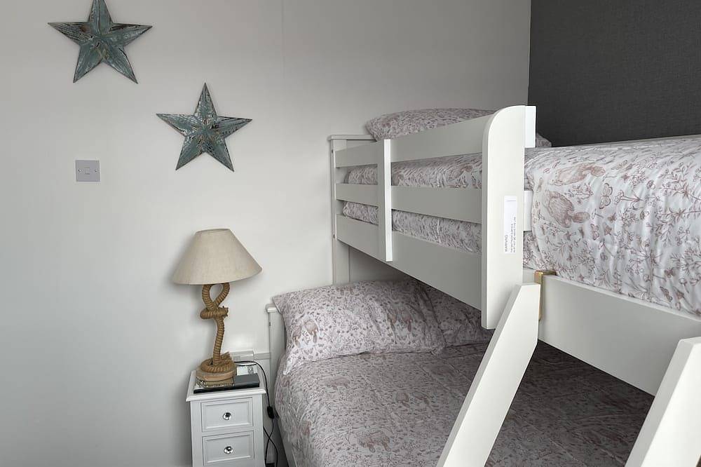 M & T Chalets. Refurbished Chalet Sleeps 5, in Scratby , 5 Mins to the Beach in California (Great Yarmouth), Great Yarmouth