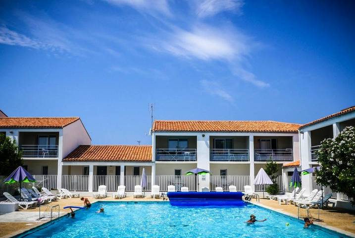 Parc de vacances pour 2 personnes, avec terrasse et piscine en Charente-Maritime - 3