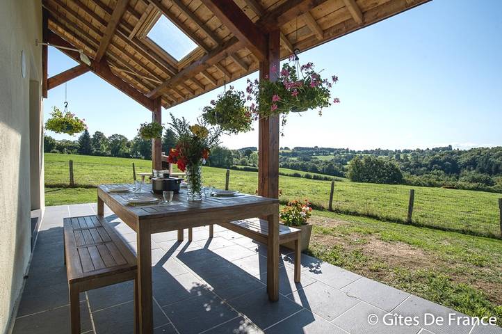 Gîte pour 6 personnes, avec Terrasse ainsi que Jardin et Vue
