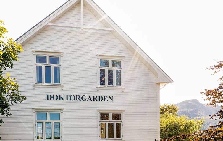 Ferienhaus für 12 Personen mit Terrasse in Selje