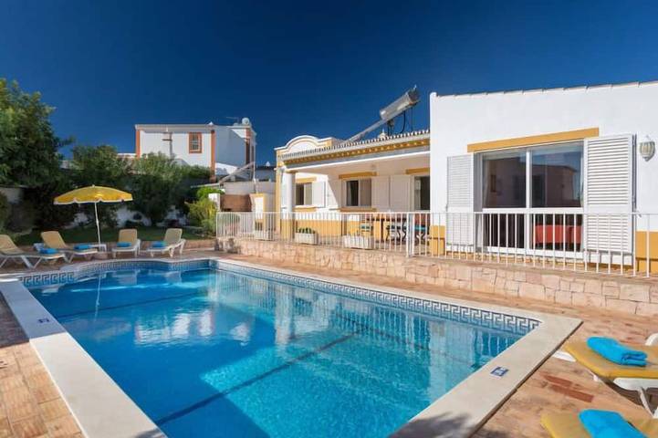 Ferienhaus für 6 Personen, mit Garten und Pool - 1