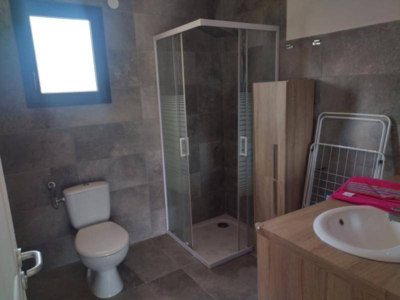 Appartement entier, Apartment - Ground Floor in Eccica-Suarella, Région d'Ajaccio