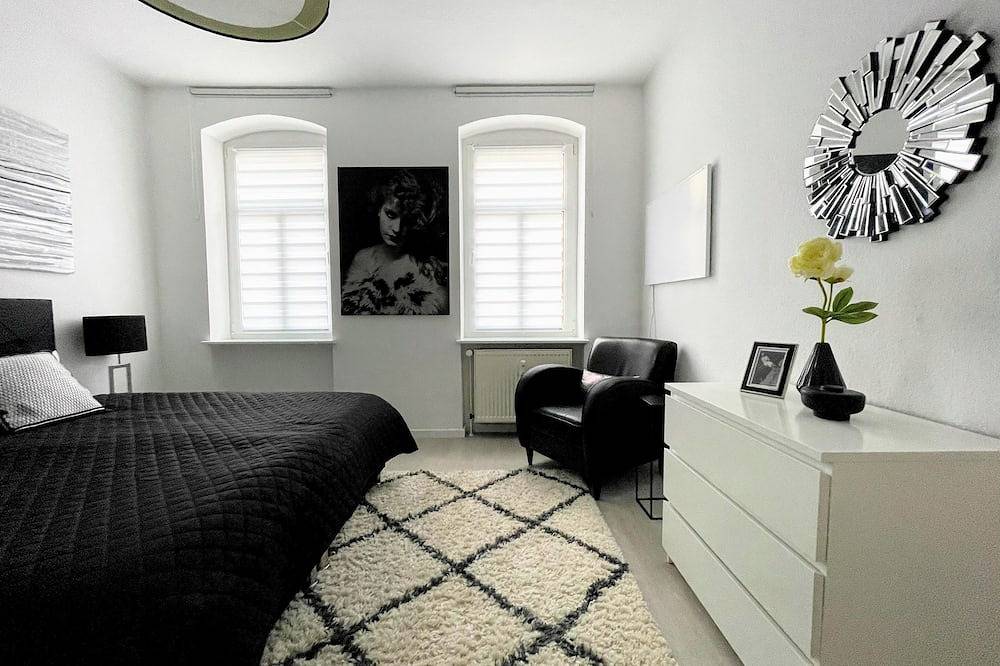 Ganze Wohnung, Bauhaus Design-Luxus-Apartment, 20er Jahre, Waschen, Wlan, Boxspring, Garten in Gera, Ostthüringen