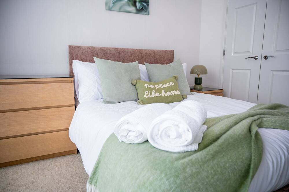 Entire apartment, Modern 2Bdr Apartment in Mk City Centre- The Hub, Free Parking in Milton Keynes, South East England