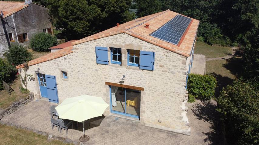 Gîte pour 5 personnes, avec terrasse ainsi que jardin et piscine dans Chanverrie - 2