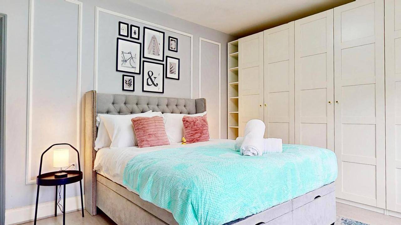 Three-Bedroom House in Bexley, London