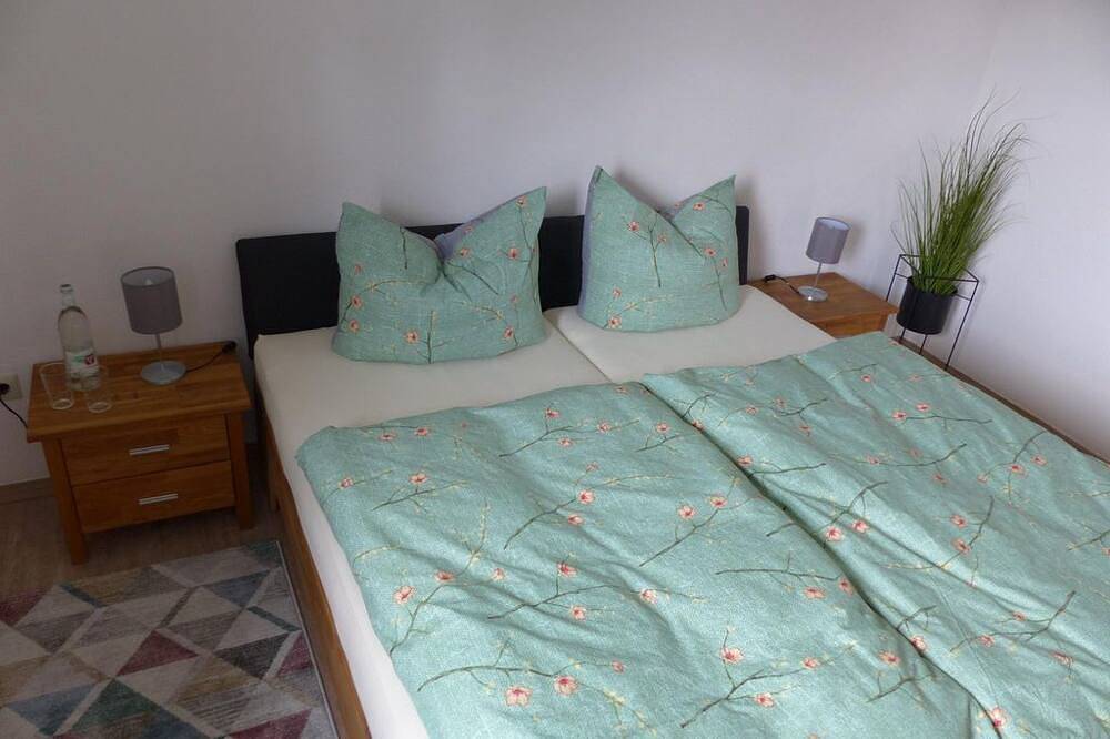 Ganze Wohnung, Ferienwohnung Metzler - Appartement/Fewo, Bad, Wc in Poppenhausen, Rhön-Hessen