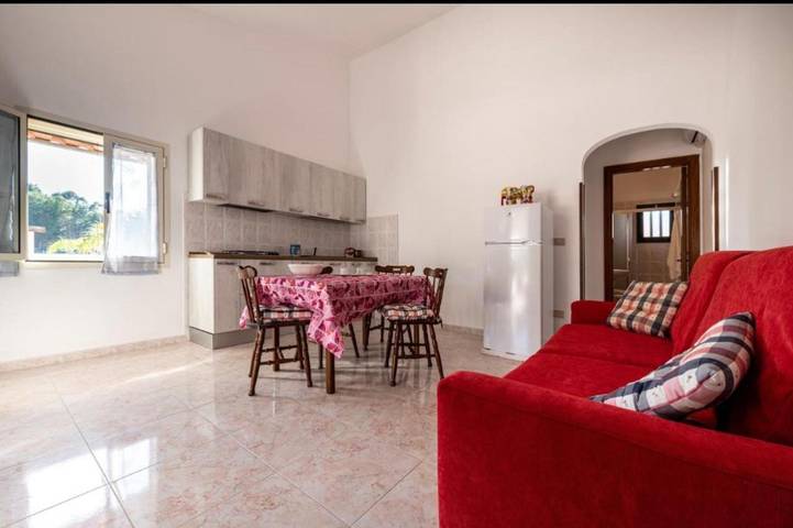 Casa vacanza per 4 persone, con giardino e terrazza, con animali domestici in Frassanito