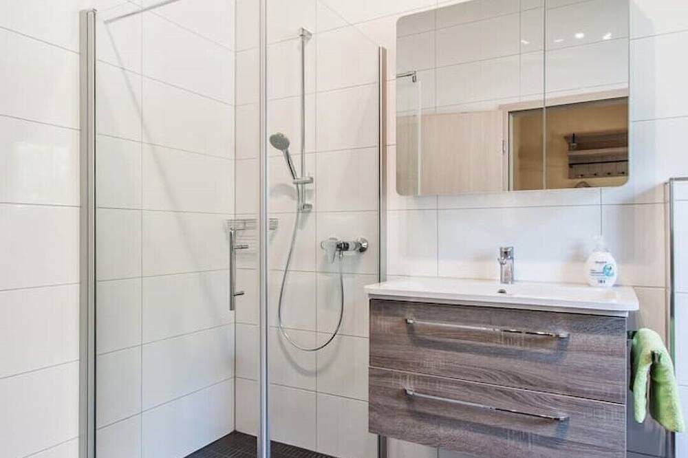 Ganze Wohnung, \" Apartment Schwarzriesling\" mit Sonnenterrasse - ruhige Lage in Frickenhausen am Main, Fränkisches Weinland