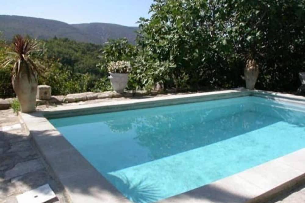Charming house with private pool in the heart of the village in Bonnieux, Parc naturel régional du Luberon