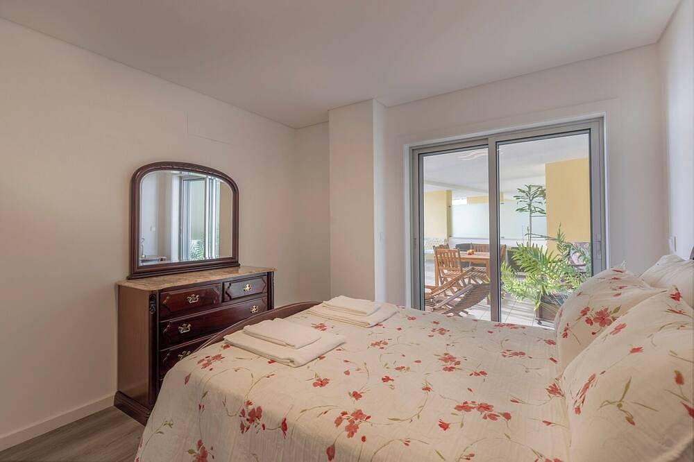 Entire apartment, Sea Sound Apartment in Praia da Califórnia, Sesimbra