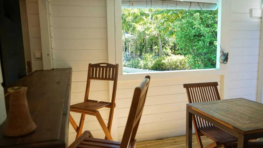 Location de vacances pour 2 personnes, avec terrasse ainsi que piscine et jardin dans Marie-Galante - 3