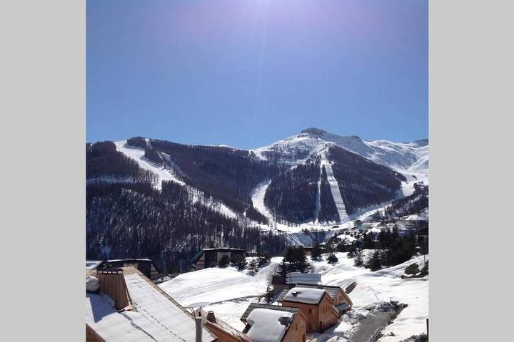 Chalet pour 8 personnes, avec jardin et vue, adapté aux familles dans Auron - 2