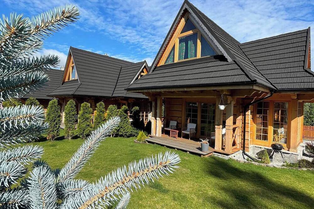 Elegant modern cottage with a private garden in the Tatra Mountains in Murzasichle, Carpates (Pologne)