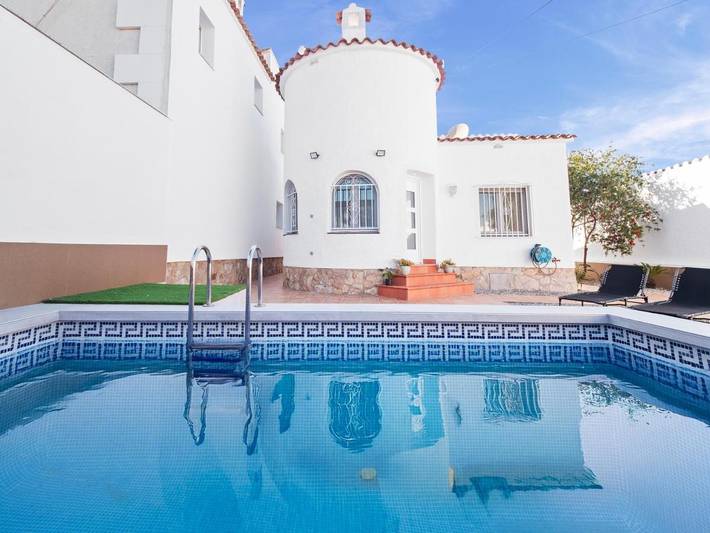 Chalet para 5 personas, con piscina además de vistas y terraza - 1