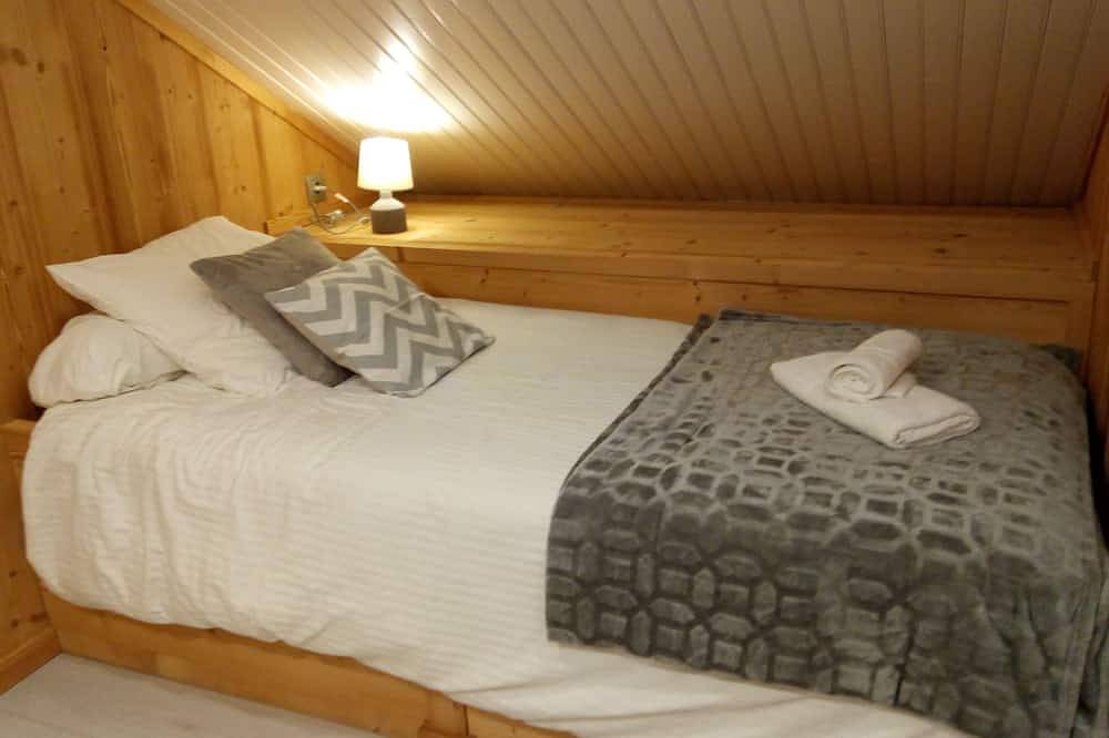 Upscale, detached chalet, -10mn walk to downhill ski slopes - Rated 4*. in Bolquère, Prades und Umgebung