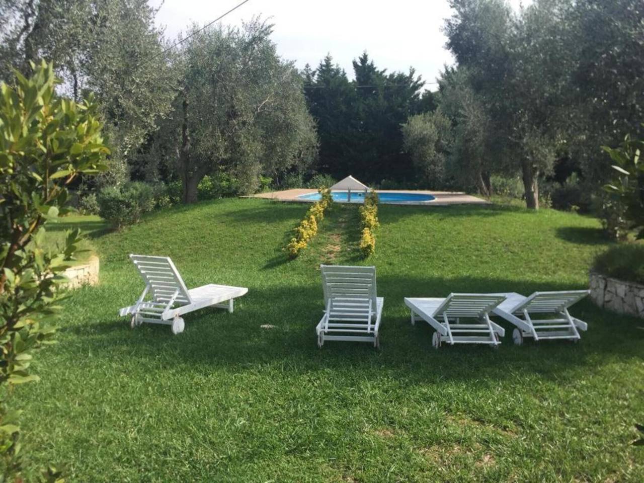 Apartamento entero, Apartamento 'Quadrupla - Villa Terra Nostra' con piscina compartida, Wi-Fi y aire acondicionado in Vieste, Gargano