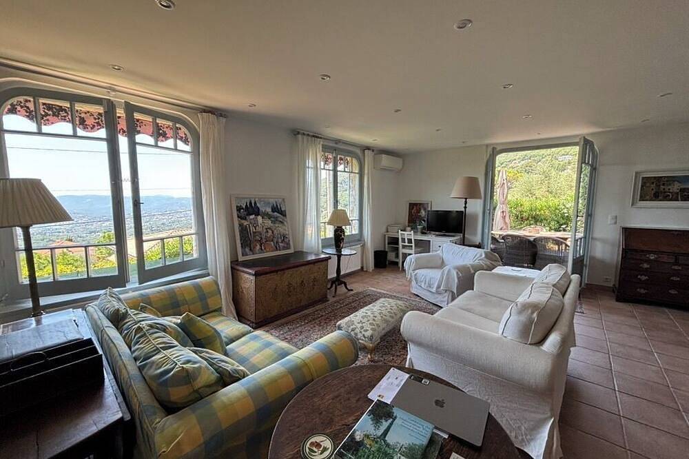 Beautiful 4 bed villa, stunning panoramic views, fully-equipped pool house. in Grasse, Côte méditerranéenne (France)