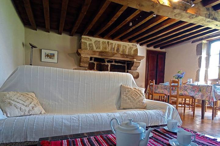 Location de vacances pour 6 personnes, avec jardin à Clugnat - 4