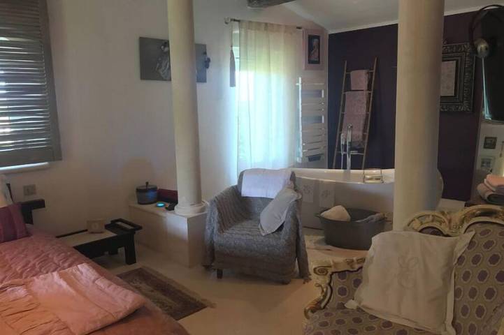 Gîte pour 12 personnes, avec piscine et jacuzzi à Orgone - 3