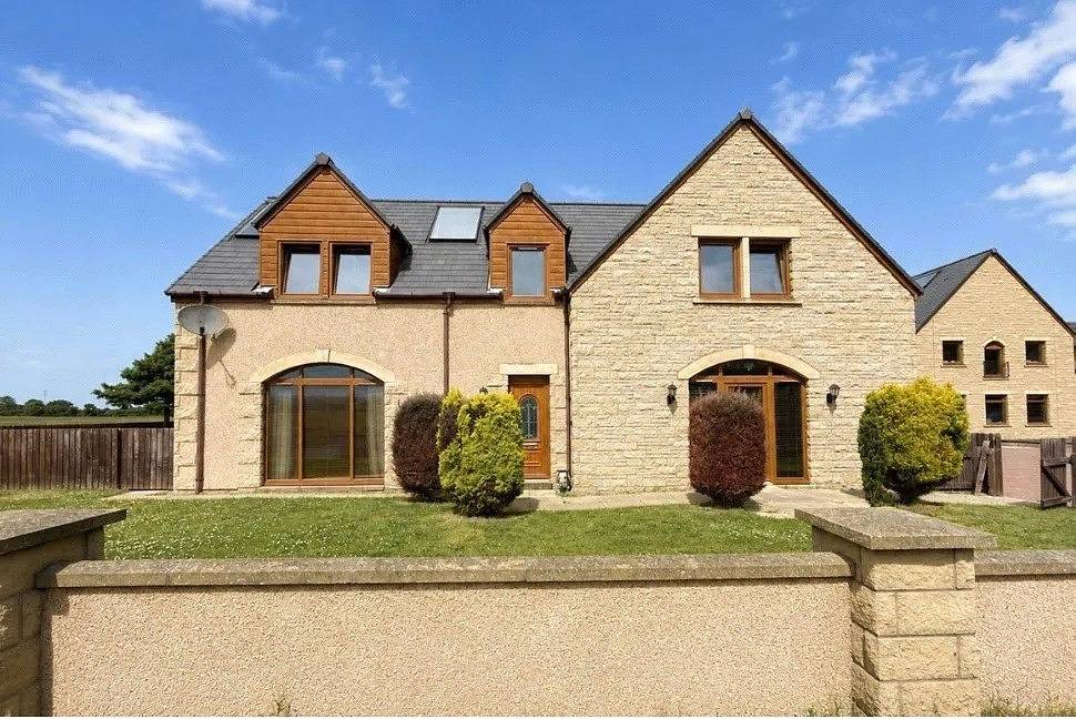 Luxury Home - Sleeps 10 - Patio - Views in Elgin, Moray