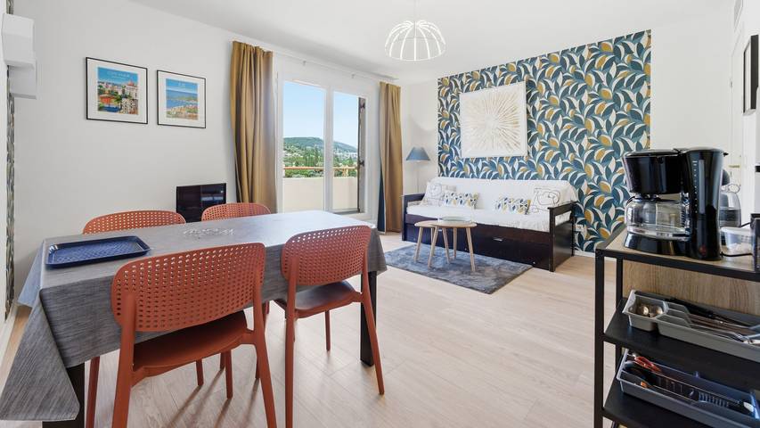 Appartement de vacances pour 4 personnes, avec piscine et balcon