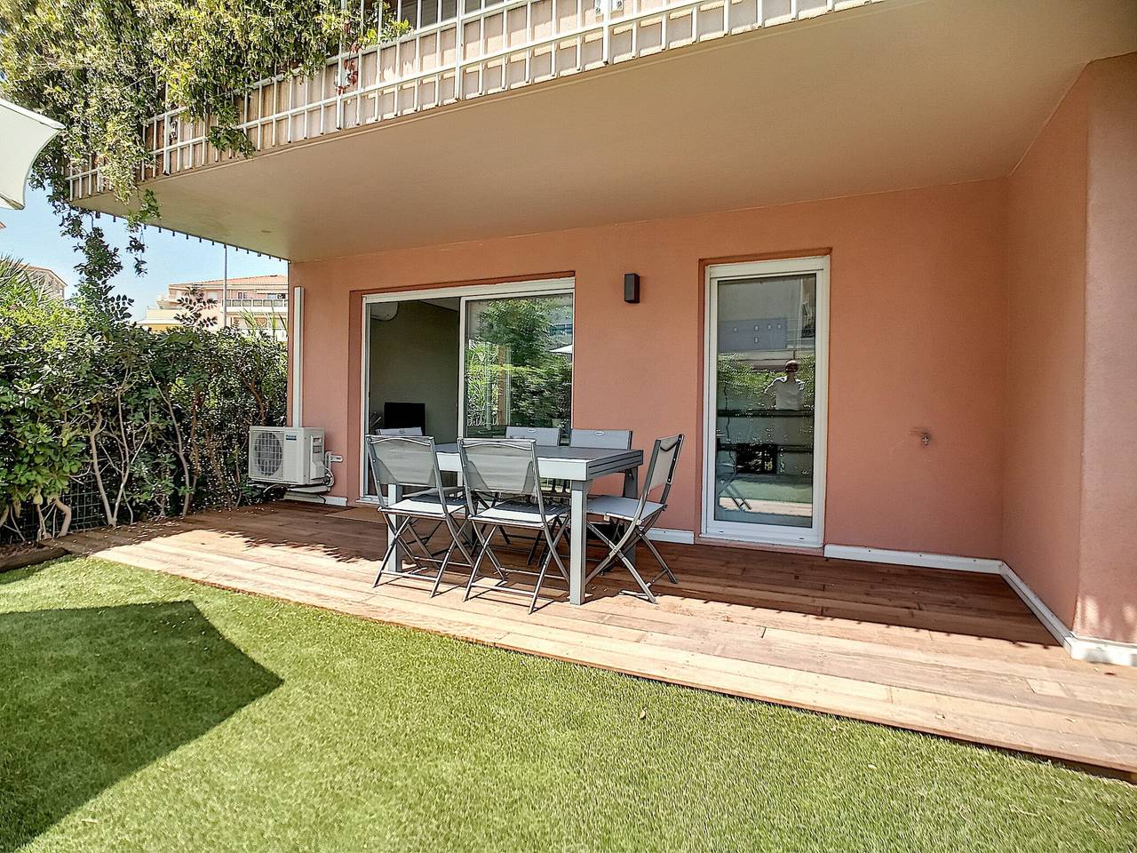 Studio entier, Antibes Les Pins Studio Rdj Piscine Plages Parking in Antibes, Côte méditerranéenne (France)