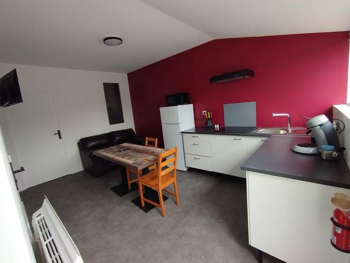 Camping pour 6 personnes, avec Terrasse ainsi que Piscine et Vue sur le lac