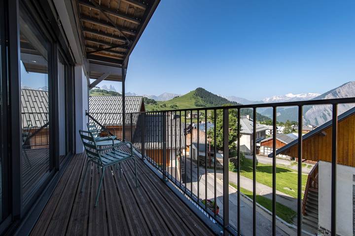 Gîte pour 13 personnes, avec balcon dans Office De Tourisme Des Albiez - 2