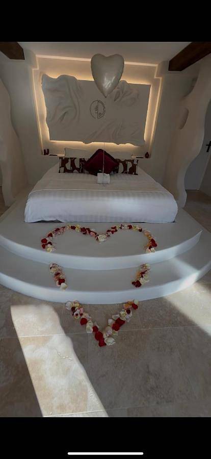 Gîte pour 2 personnes, avec terrasse ainsi que jacuzzi et sauna à Charnay - 2