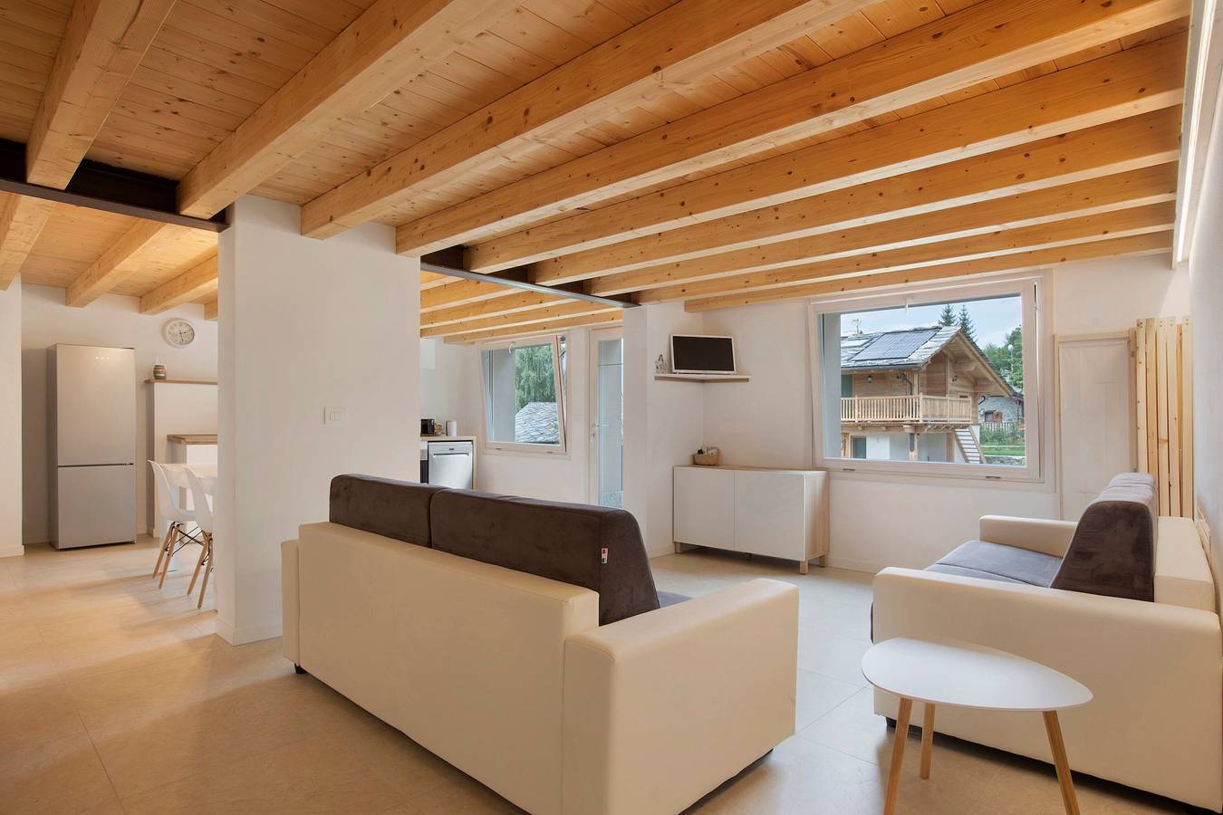 Entire apartment, Apartment 'Millet Ozein' with Mountain View, Shared Terrace and Wi-Fi in Ozein, Comune di Aymavilles