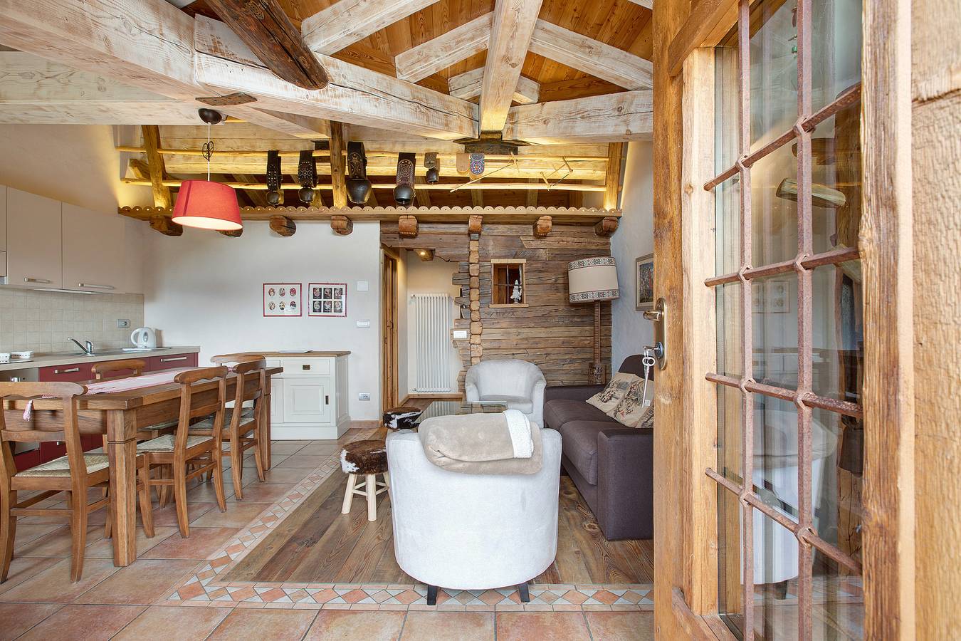 Ganze Wohnung, Ferienwohnung 'La Ponteille' mit gemeinsamer Terrasse, gemeinsamem Garten und Wlan in Peroulaz, Comune di Charvensod