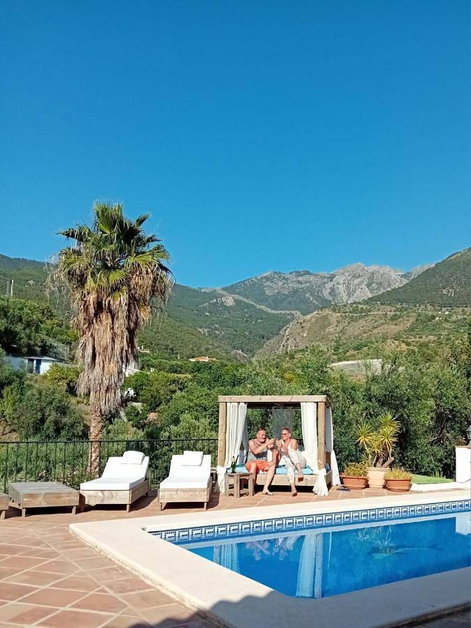 Casa rural para 6 personas, con jardín y vistas además de terraza y piscina en Alcaucín - 3