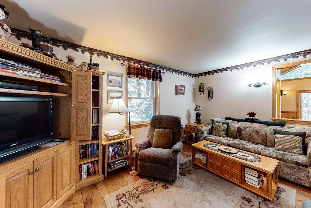 Kabine am See mit Dock, Feuerstelle im Freien, kostenloses Wlan in der Nähe der Stadt - Hunde Ok! in Moosehead Lake