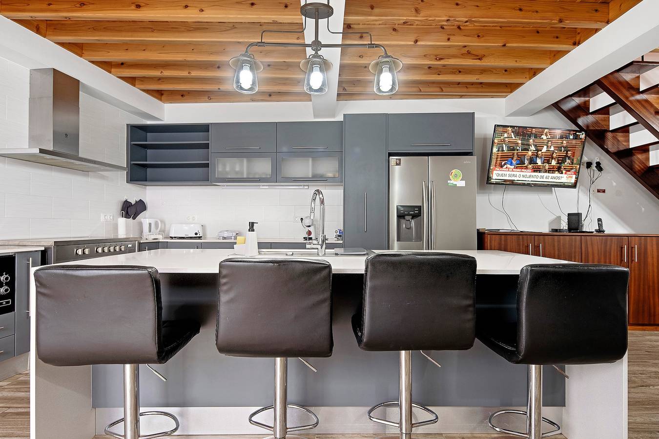 Villa „Windmill Beach House“ mit Meerblick, Wlan und Klimaanlage in São Miguel Island, Ribeira Grande (Azoren)