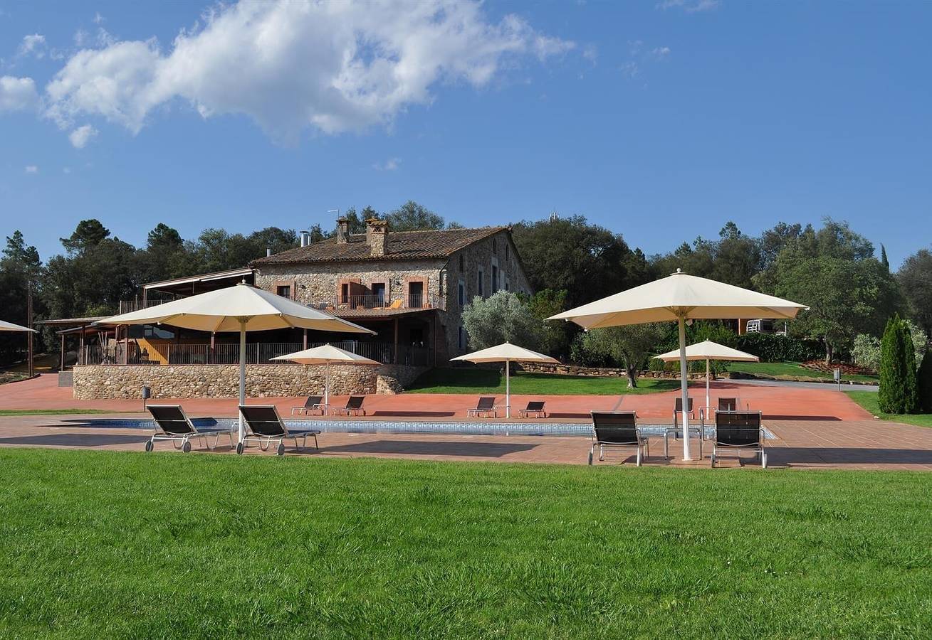 Home "Luxuriöse Steinvilla mit privatem Wald" mit Pool, Wlan, Garten & Terrasse in Sant Gregori, Gironès