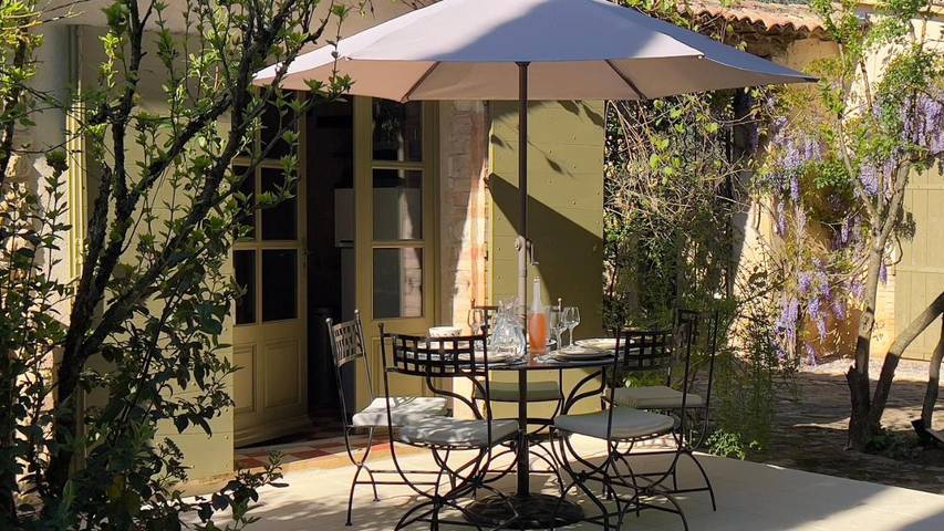 Location de vacances pour 6 personnes, avec jardin ainsi que vue et piscine à Sabran - 4