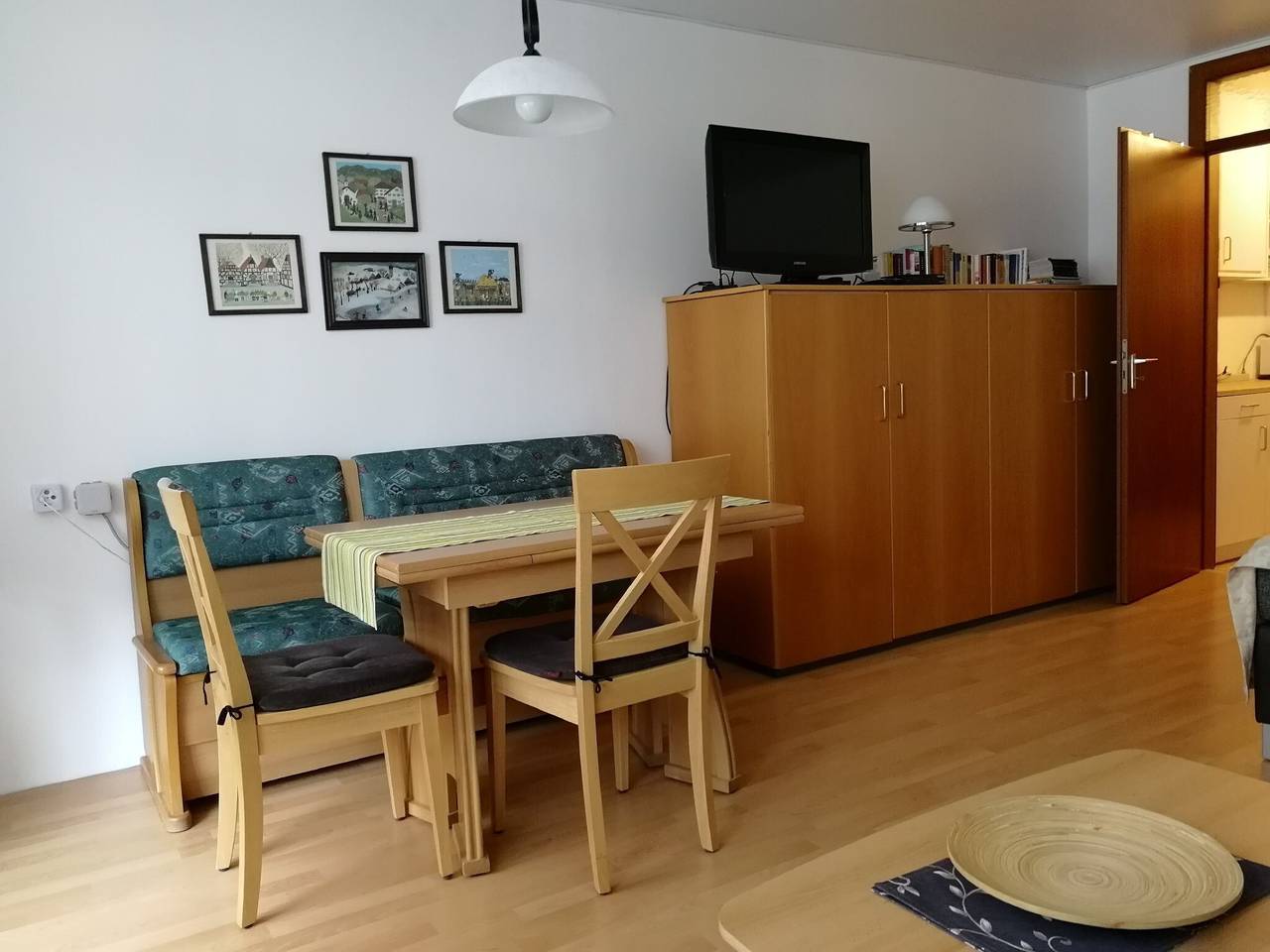 Ganzes Studio, Einzimmerapartment 'Schloss Grubhof Appartement' mit Balkon und Wlan in Loferer und Leoganger Steinberge, Sankt Martin bei Lofer