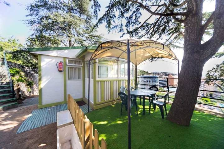 Wohnwagen für 4 Personen, mit Sauna und Whirlpool in Calella