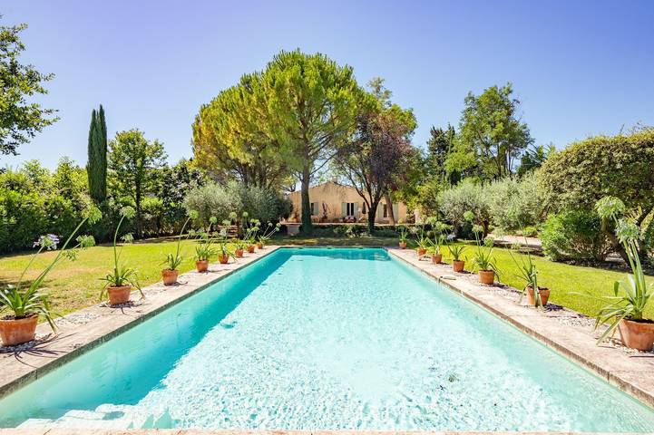 Location de vacances pour 6 personnes, avec jardin et terrasse à Eygalières - 2