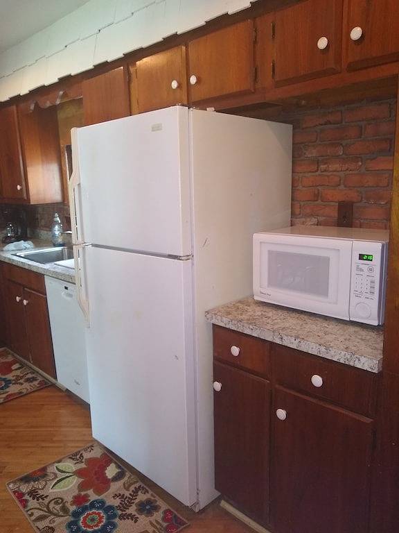 5 minutes from original Woodstock site. in Sullivan County