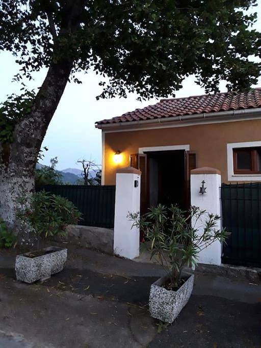 Location de vacances pour 5 personnes, avec terrasse et vue à Évisa