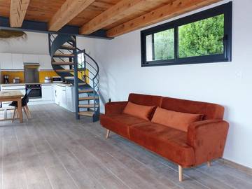 Gîte pour 6 personnes, avec terrasse ainsi que vue et piscine à Bagard