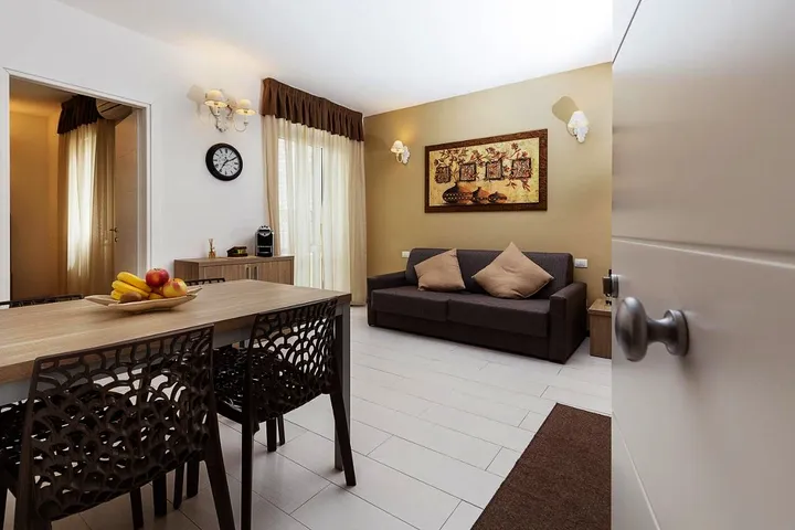 Apartmenthotel für 4 Personen, mit Terrasse und Ausblick - 1