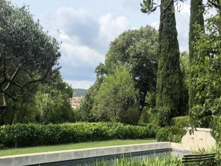 Gîte pour 8 personnes, avec jardin et piscine, adapté aux familles à Lourmarin - 4
