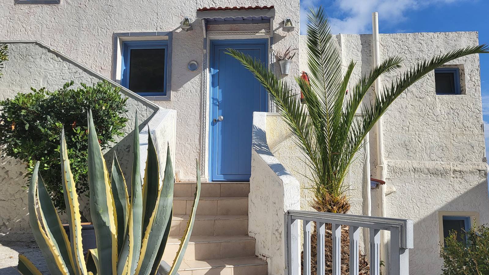 Entire apartment, Very Spacious and Well Equipped Room near the Sea in Koutouloufari, Iraklio-Heraklio region