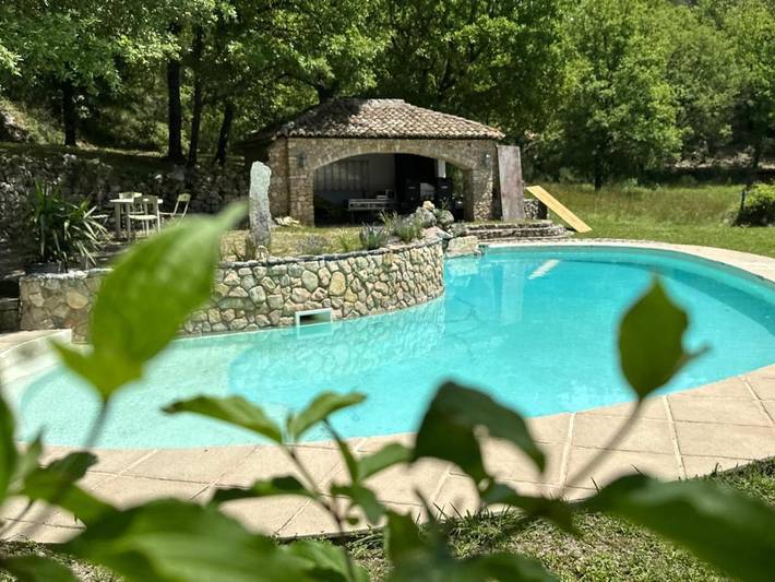 Ferienhaus für 9 Personen, mit Terrasse und Garten sowie Pool