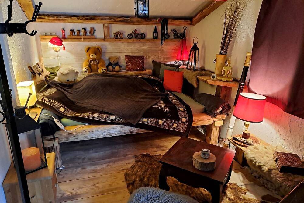 Beautiful 4-bedroom chalet apartment perfect for stays at Säntis mountain range in Rietbad, Nesslau