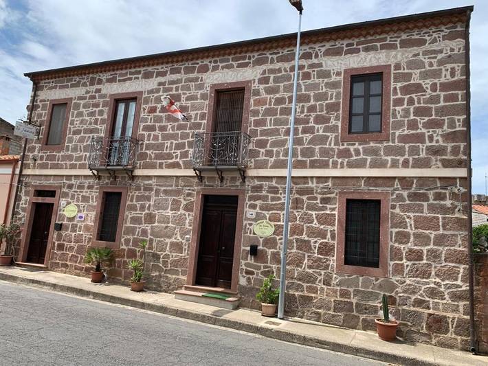 Gîte pour 4 personnes, avec jardin à Fordongianus